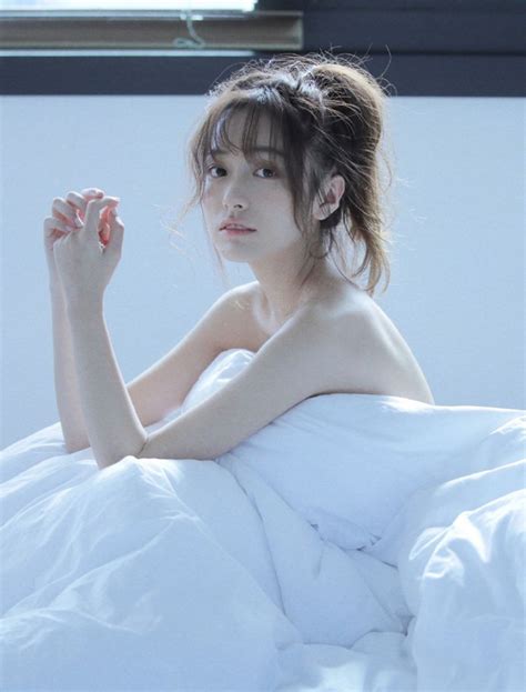 京多安社媒晒与加拉塔萨雷签约照片，税后年薪450万欧